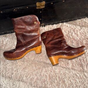 UGG Australia Lynnea II Clog Boots Shearling Leather Women's Size 10